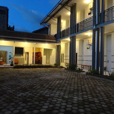 Pendowo Huis Guest House يوغياكارتا المظهر الخارجي الصورة