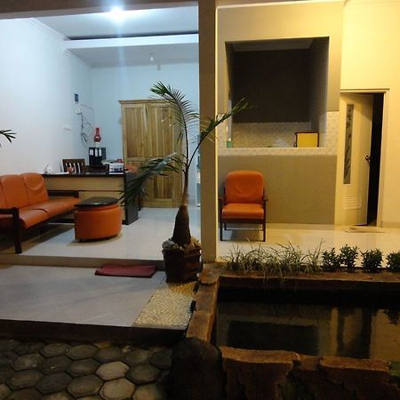 Pendowo Huis Guest House يوغياكارتا المظهر الخارجي الصورة