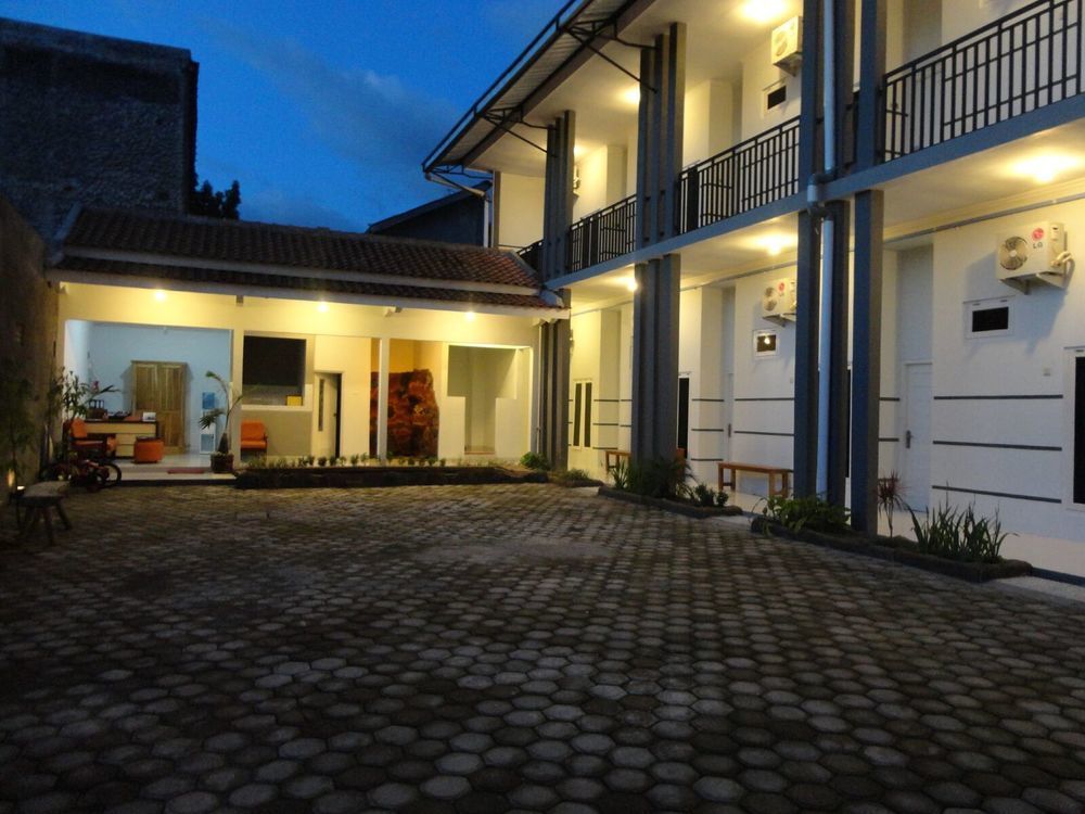 Pendowo Huis Guest House يوغياكارتا المظهر الخارجي الصورة