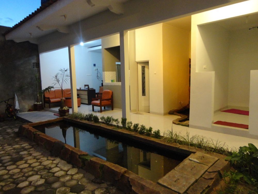 Pendowo Huis Guest House يوغياكارتا المظهر الخارجي الصورة