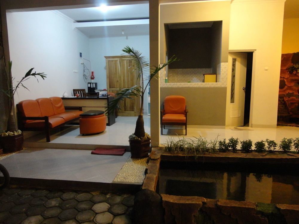 Pendowo Huis Guest House يوغياكارتا المظهر الخارجي الصورة